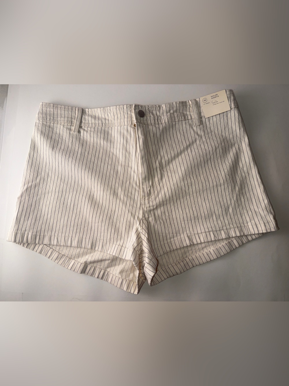 NWT Universal Thread Cream Stripe High Rise Fitted Hip Sailor Shorts Size 16